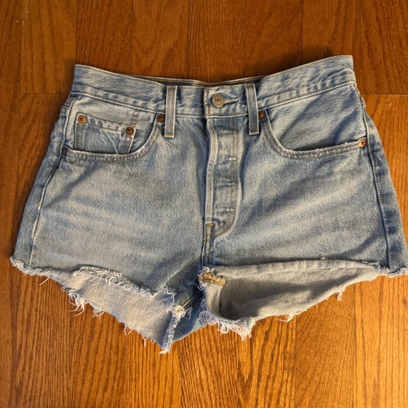 Levi’s Blue Jean Shorts Women’s Size W27 - Picture 1 of 5